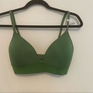 Aerie Wireless Convertible Bra  32D